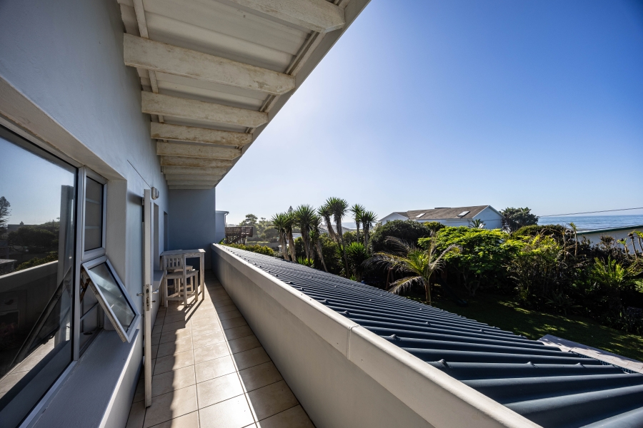 To Let 4 Bedroom Property for Rent in Kidds Beach Eastern Cape